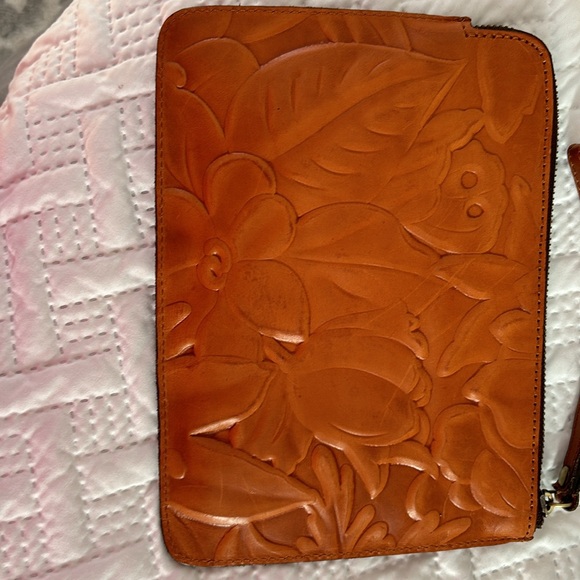 Patricia Nash Cassini Brown Leather Wristlet - Picture 3 of 11